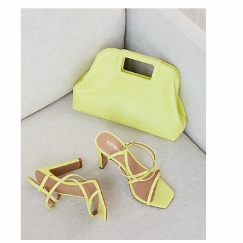 Express Sandals 😍 - Picture 2 of 5